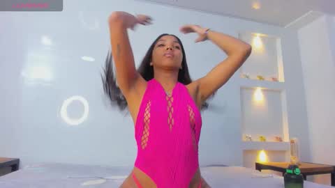 Snapshot of pocahontas_pow chatting on September 16, 2025, 11:55 am Pocahontas online show from September 16, 2025, 11:55 am