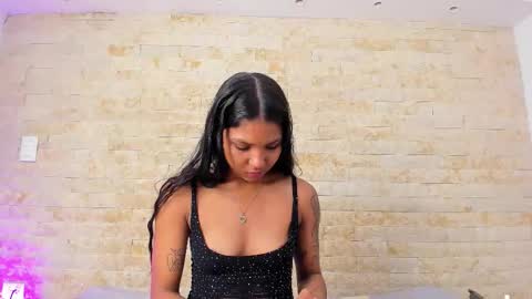 Snapshot of pocahontas_pow chatting on November 18, 2025, 12:20 pm Pocahontas online show from November 18, 2025, 12:20 pm