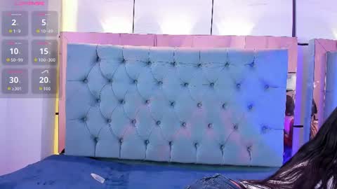Snapshot of pocahontas_pow chatting on July 14, 2026, 12:00 pm Pocahontas online show from July 14, 2026, 12:00 pm
