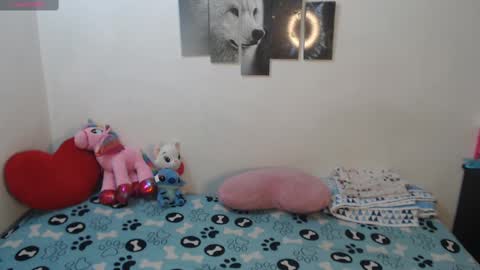 Snapshot of pocahontas_princess__ chatting on October 7, 2025, 2:47 pm Pocahontas online show from October 7, 2025, 2:47 pm