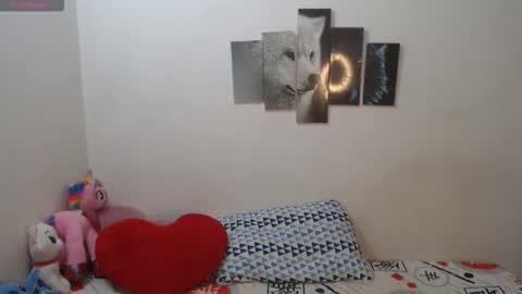 Snapshot of pocahontas_princess__ chatting on November 5, 2025, 4:07 pm Pocahontas online show from November 5, 2025, 4:07 pm