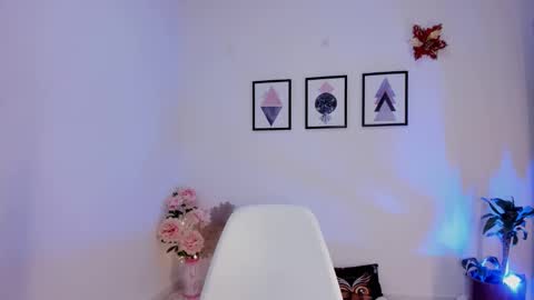 Snapshot of pocahontas_sensual chatting on January 18, 2025, 10:49 pm Jasmine online show from January 18, 2025, 10:49 pm