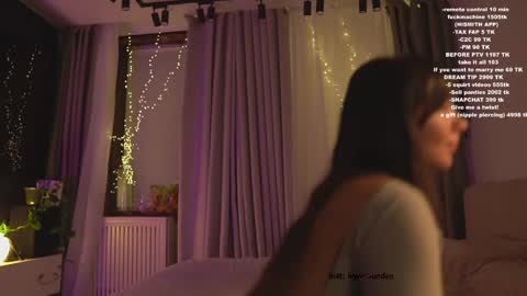   online show from October 13, 2025, 4:18 pm