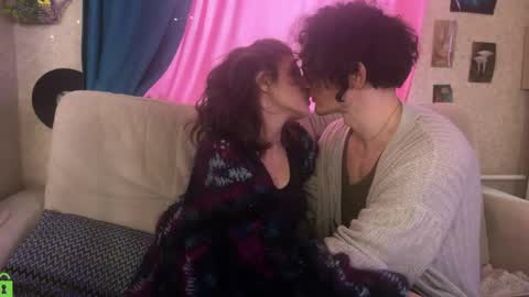Snapshot of pocket_lovers chatting on May 16, 2026, 4:53 am Cute Sofia and Handsome Richy online show from May 16, 2026, 4:53 am