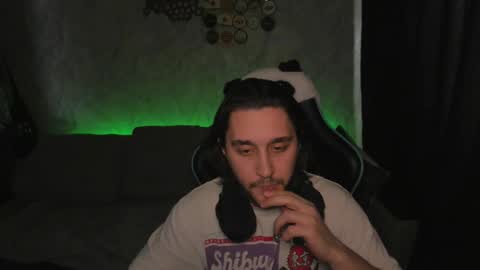 pohyi_ online show from March 8, 2026, 9:24 am