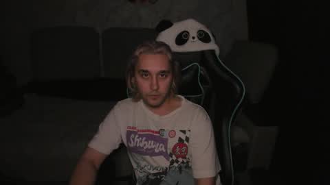 pohyi_ online show from March 13, 2026, 4:02 pm