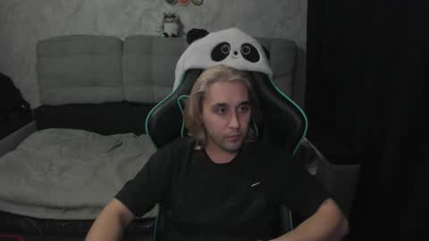 pohyi_ online show from March 14, 2026, 2:44 pm