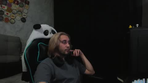 pohyi_ online show from March 28, 2026, 3:55 pm