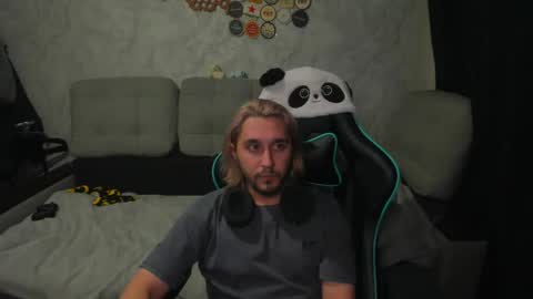 pohyi_ online show from April 1, 2026, 4:26 pm