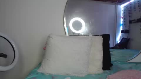 Snapshot of poison_doll2 chatting on September 10, 2025, 2:17 pm poison_doll2 online show from September 10, 2025, 2:17 pm