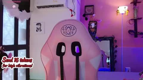 poison_liv online show from April 26, 2026, 1:53 pm