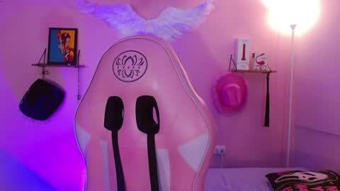 poison_liv online show from June 12, 2026, 1:21 pm