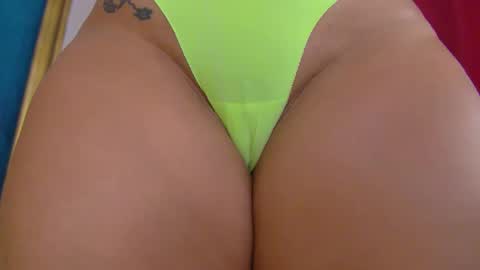 poison_milf_ online show from September 21, 2025, 4:36 am