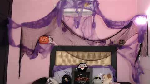 Snapshot of poison_pink chatting on October 18, 2025, 2:18 pm poison_pink online show from October 18, 2025, 2:18 pm