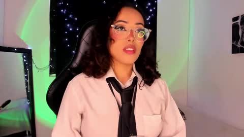 Snapshot of poison_willow chatting on January 5, 2025, 6:02 pm Willow Hours 12pm to 630pm Colombian time FRIDAY AND SUNDAY FREE DAYS online show from January 5, 2025, 6:02 pm