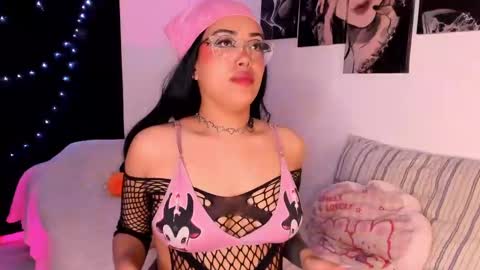 Snapshot of poison_willow chatting on February 13, 2025, 9:49 pm Willow Hours 12pm to 630pm Colombian time FRIDAY AND SUNDAY FREE DAYS online show from February 13, 2025, 9:49 pm
