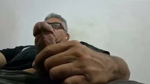 Snapshot of poli475 chatting on February 19, 2025, 2:33 am poli online show from February 19, 2025, 2:33 am