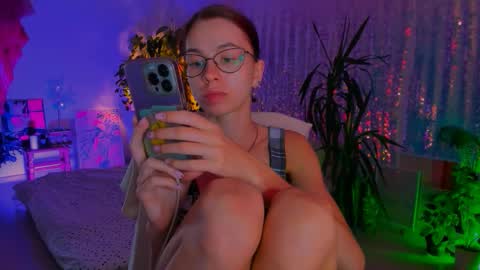 Snapshot of poli__ chatting on September 24, 2025, 9:01 am Martha online show from September 24, 2025, 9:01 am