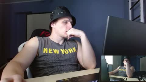 Poliglotjoe2 online show from February 17, 2026, 9:32 pm