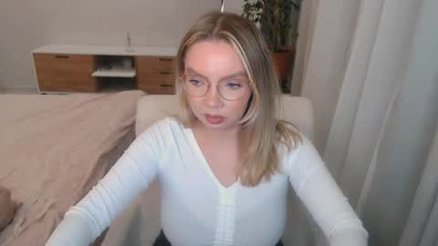 Snapshot of polinajones chatting on November 5, 2025, 4:51 pm PolinaJones online show from November 5, 2025, 4:51 pm