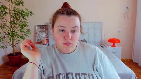 Snapshot of polinasallivan chatting on May 25, 2026, 12:44 pm Polina online show from May 25, 2026, 12:44 pm