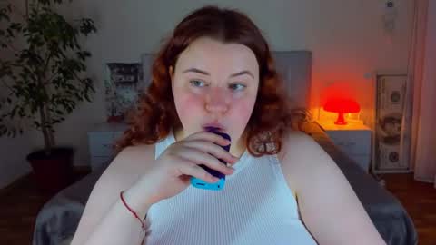 Snapshot of polinasallivan chatting on June 11, 2026, 9:35 pm Polina online show from June 11, 2026, 9:35 pm