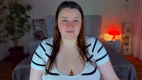 Snapshot of polinasallivan chatting on July 27, 2026, 5:09 pm Polina online show from July 27, 2026, 5:09 pm