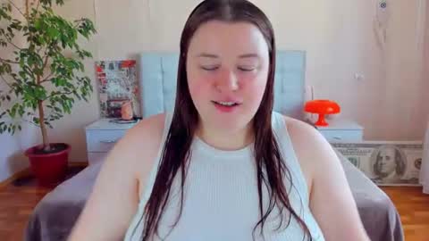 Snapshot of polinasallivan chatting on July 28, 2026, 12:01 pm Polina online show from July 28, 2026, 12:01 pm