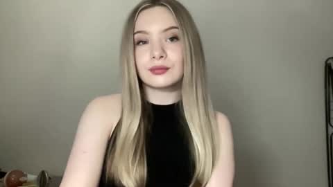 polishangel222 online show from April 29, 2026, 7:42 pm