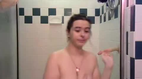 Snapshot of pollenpup chatting on January 16, 2025, 11:59 pm sativa indica online show from January 16, 2025, 11:59 pm