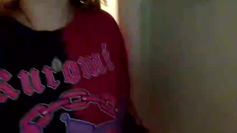 Snapshot of pollenpup chatting on April 6, 2026, 5:36 pm sativa indica online show from April 6, 2026, 5:36 pm