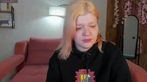 Polly online show from June 18, 2026, 1:06 am