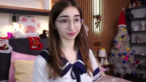 Polly online show from December 14, 2025, 7:36 am