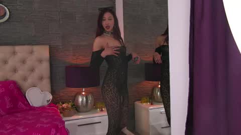 polly_curiouss online show from May 14, 2026, 4:03 pm