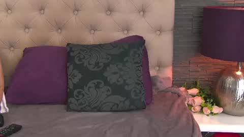 polly_curiouss online show from June 22, 2026, 7:44 pm