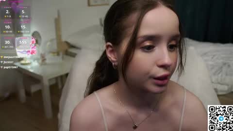 Snapshot of polly_dollie_ chatting on March 7, 2025, 11:27 pm Renet online show from March 7, 2025, 11:27 pm