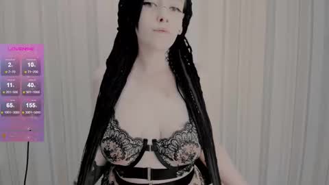 Snapshot of polly_wow chatting on November 9, 2025, 9:07 am Polly online show from November 9, 2025, 9:07 am