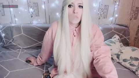 Polly online show from July 30, 2026, 8:08 pm