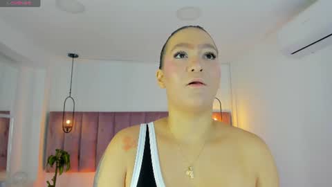 Snapshot of pollybabe_ chatting on June 16, 2026, 10:29 am POLLY online show from June 16, 2026, 10:29 am