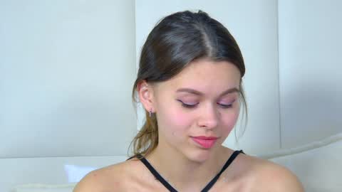 Polly online show from February 3, 2025, 4:57 am