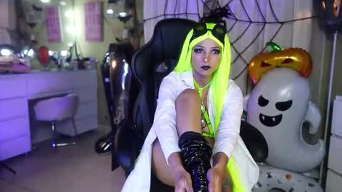  - Help me Reach 100 thumbs up  online show from October 29, 2025, 12:46 am