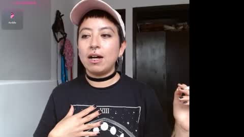 Snapshot of poly_mer chatting on February 5, 2025, 5:53 pm Poly online show from February 5, 2025, 5:53 pm