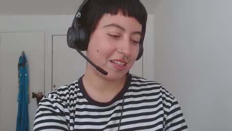 Snapshot of poly_mer chatting on September 11, 2025, 6:52 pm Poly online show from September 11, 2025, 6:52 pm