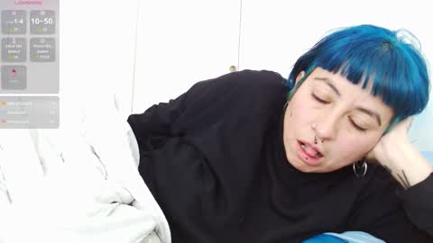 Snapshot of poly_mer chatting on February 3, 2026, 4:56 pm Poly online show from February 3, 2026, 4:56 pm