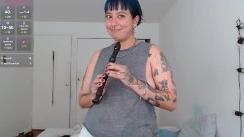 Snapshot of poly_mer chatting on February 13, 2026, 8:27 pm Poly online show from February 13, 2026, 8:27 pm