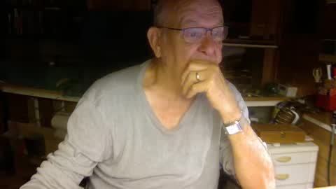 Snapshot of pomme1949 chatting on December 9, 2024, 9:06 am pomme1949 online show from December 9, 2024, 9:06 am