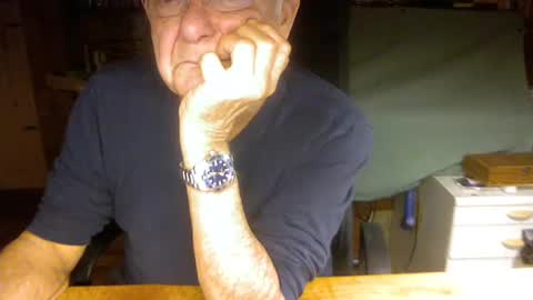 Snapshot of pomme1949 chatting on December 20, 2024, 6:02 pm pomme1949 online show from December 20, 2024, 6:02 pm