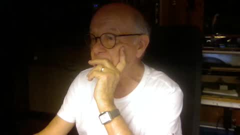 Snapshot of pomme1949 chatting on December 15, 2025, 4:33 pm pomme1949 online show from December 15, 2025, 4:33 pm