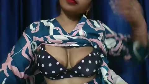Snapshot of poojalady chatting on June 24, 2026, 3:33 pm poojalady online show from June 24, 2026, 3:33 pm