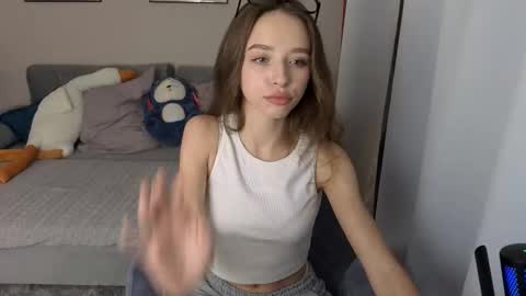 Snapshot of poopl_19 chatting on October 21, 2025, 5:46 pm Cindy online show from October 21, 2025, 5:46 pm